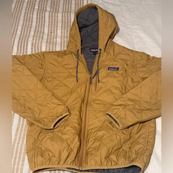 Men’s Patagonia Medium - Diamond Quilted Bomber Jacket - Picture 3 of 10